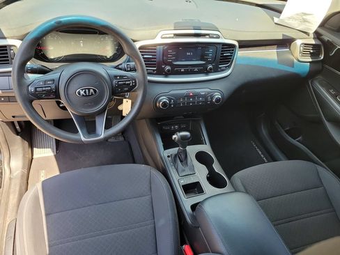 Used 2018 Kia Sorento L FWD image 13