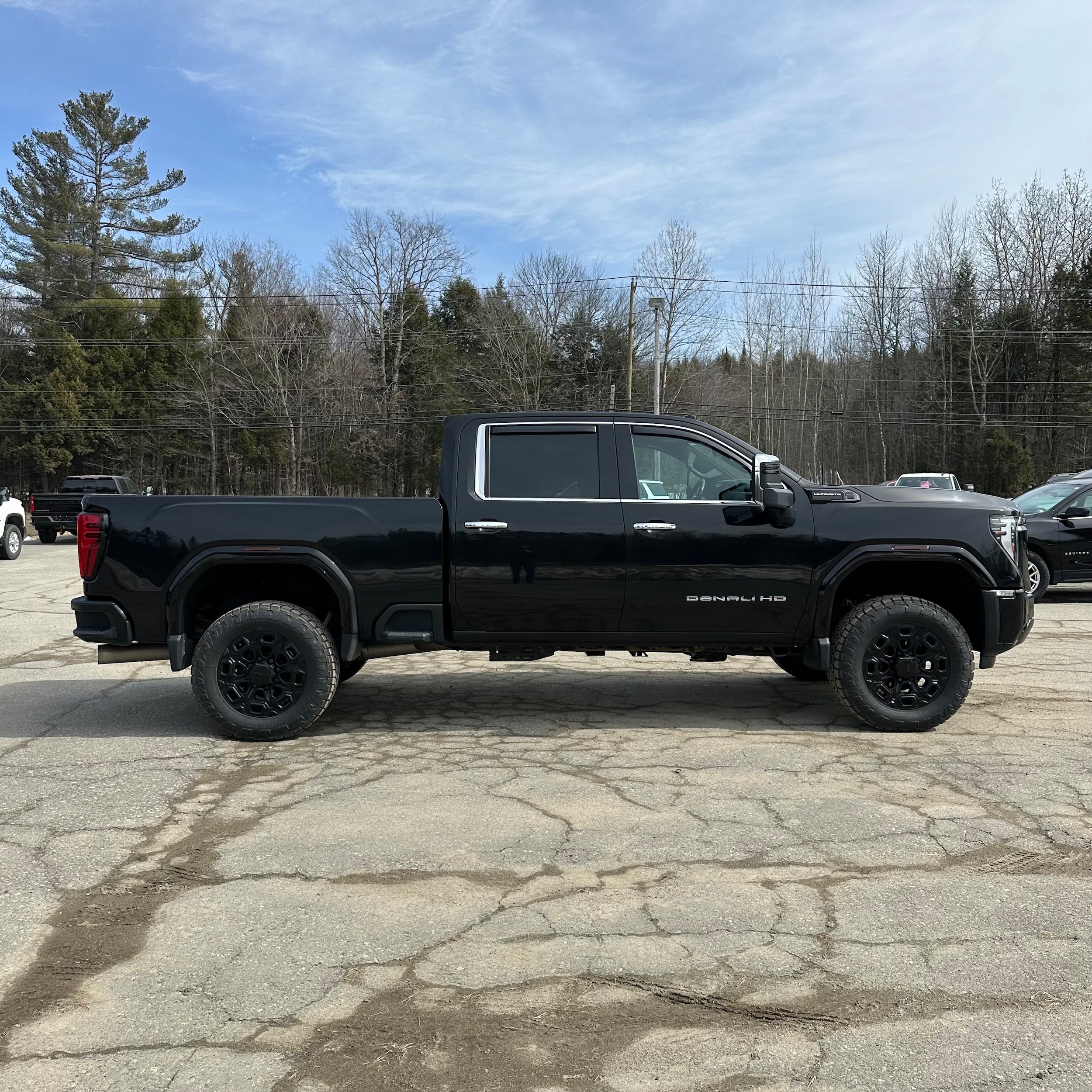 Used 2024 GMC Sierra 2500 Denali Ultimate AWD/4WD image 2
