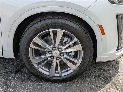 New 2025 Cadillac XT6 Premium Luxury image 11