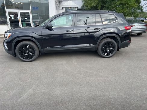 New 2026 Volkswagen Atlas SE image 12