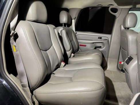 Used 2005 Chevrolet Tahoe Z71 w/ Preferred Equipment Group AWD/4WD image 35