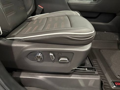New 2026 GMC Sierra 2500 AT4X AWD/4WD image 13