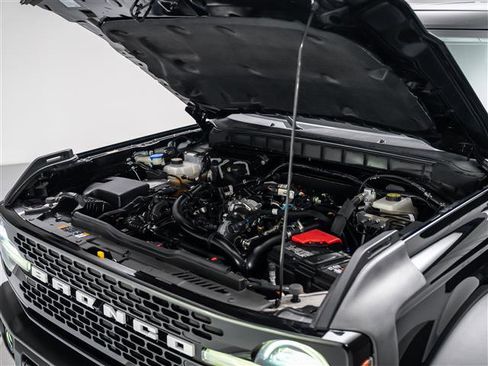 Used 2023 Ford Bronco Wildtrak image 11