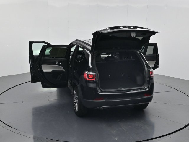 Used 2023 Jeep Compass Limited w/ Elite Group AWD/4WD image 46