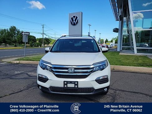 Used 2018 Honda Pilot Touring image 2