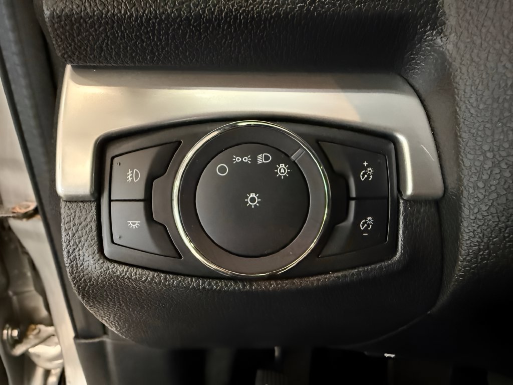 Used 2017 Ford Explorer XLT FWD image 19