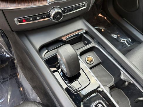 Used 2023 Volvo XC60 B5 Plus w/ Protection Package Premier image 35