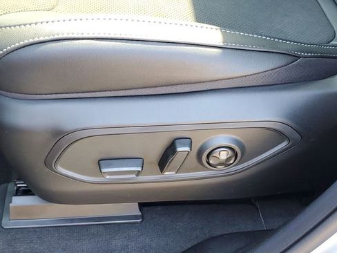 New 2025 Jeep Grand Cherokee L Altitude image 12