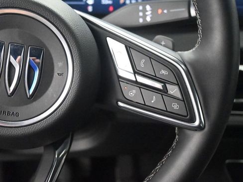 Used 2025 Buick Enclave Preferred w/ Power Package image 45