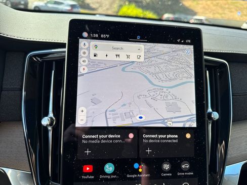 Certified 2025 Volvo XC90 T8 Core w/ Protection Package image 23