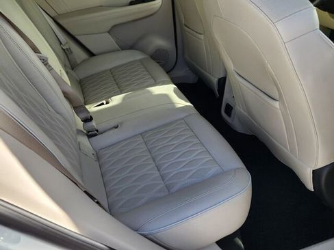 Used 2021 Buick Envision Avenir image 12