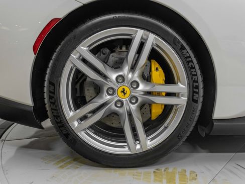 Certified 2020 Ferrari Portofino Base image 16