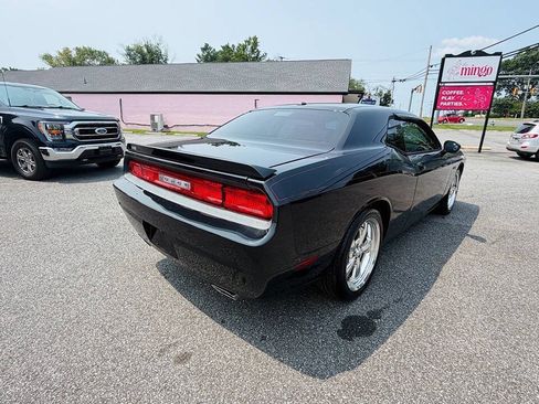 Used 2010 Dodge Challenger R/T RWD image 5