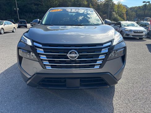 Used 2024 Nissan Rogue SV image 6