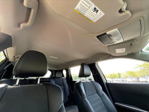 Used 2024 Mitsubishi Outlander SE image 7