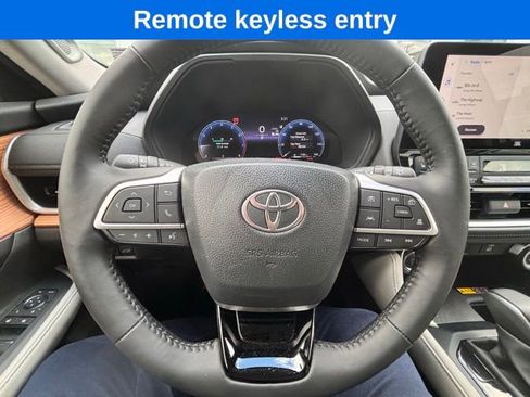 Used 2025 Toyota Grand Highlander Limited image 15