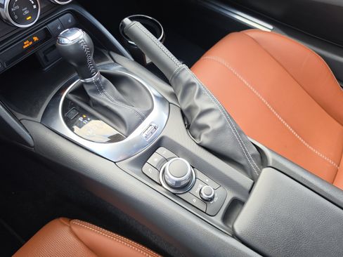 Used 2023 MAZDA MX-5 Miata Grand Touring RWD image 20