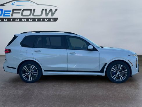 Used 2027 BMW X7 xDrive40i w/ M Sport Package AWD/4WD image 2