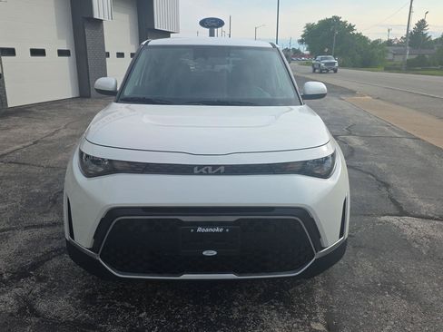 Used 2025 Kia Soul LX FWD image 6