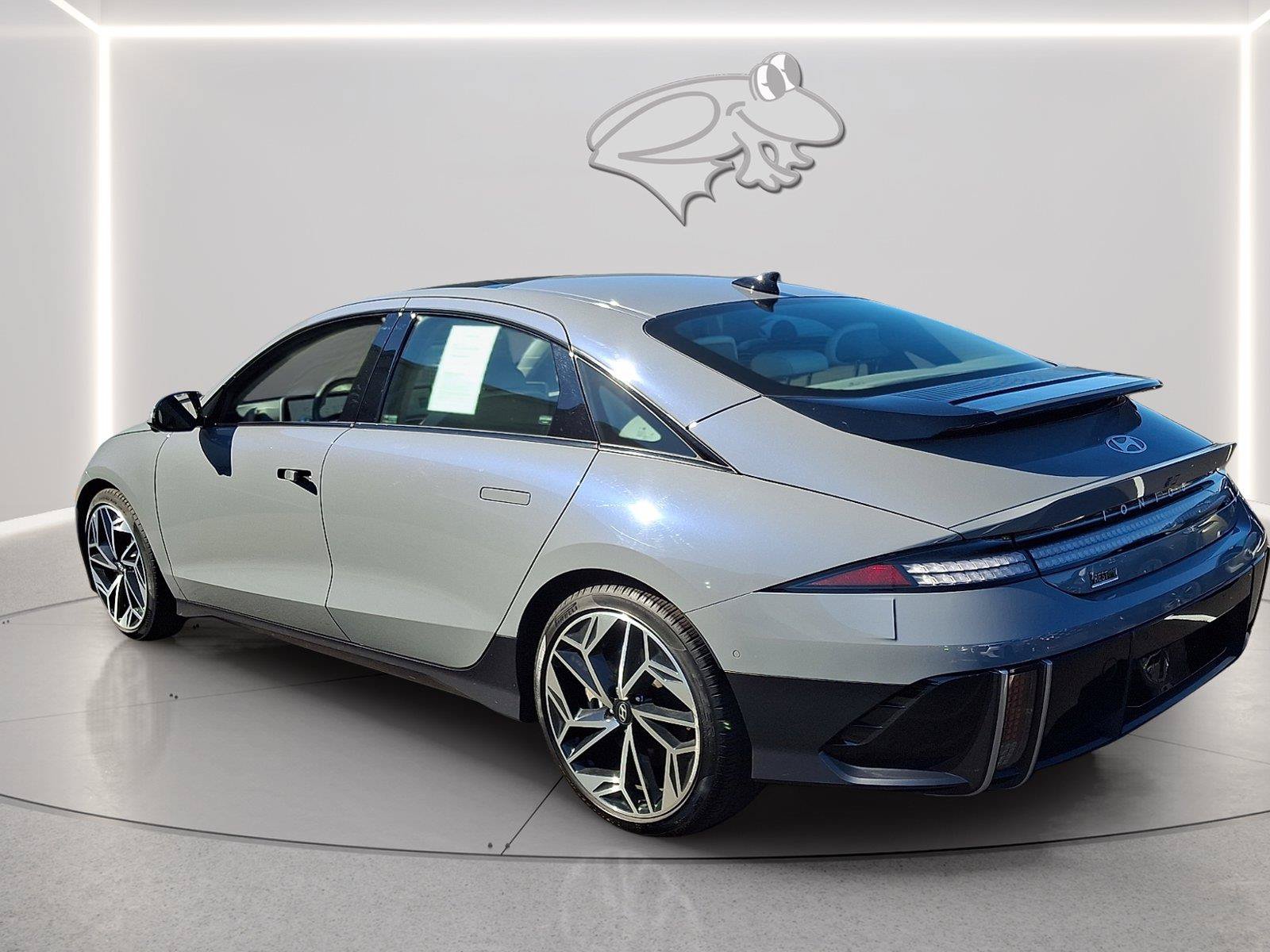 Used 2023 Hyundai Ioniq 6 Limited RWD image 3