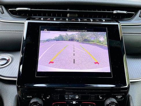 Certified 2024 Jeep Grand Cherokee Altitude AWD/4WD image 13