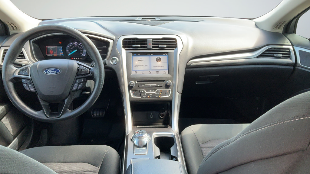 Used 2018 Ford Fusion SE w/ Fusion SE Technology Package FWD image 7