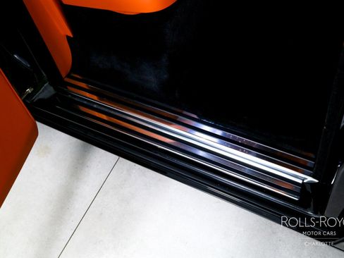 Used 2018 Rolls-Royce Phantom Sedan image 32