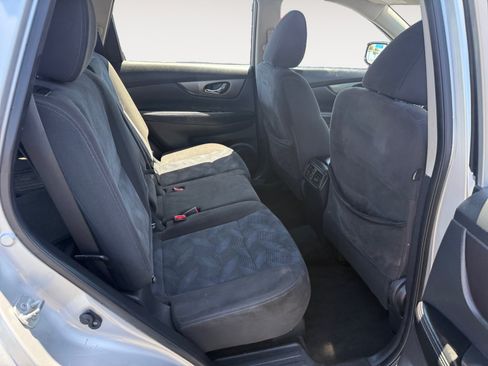 Used 2015 Nissan Rogue S FWD image 18