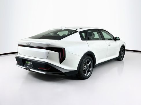 Used 2025 Kia K4 FWD image 9