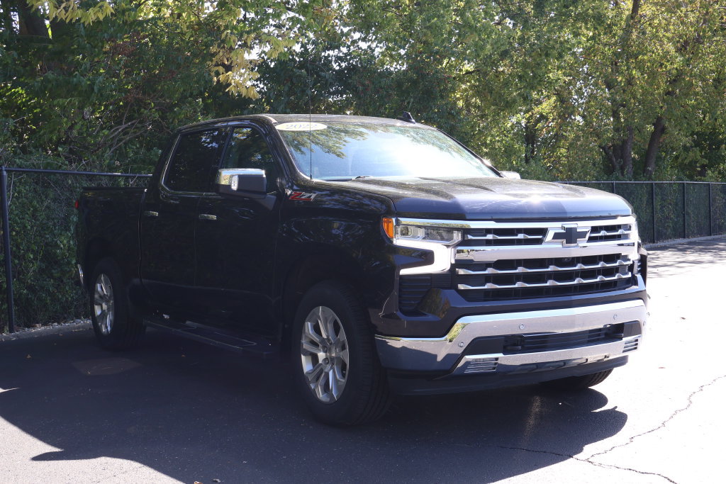 Used 2022 Chevrolet Silverado 1500 LTZ w/ LTZ Convenience Package II AWD/4WD image 13