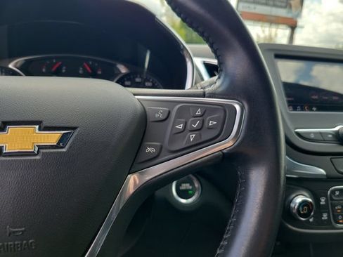 Used 2022 Chevrolet Equinox LT FWD image 17