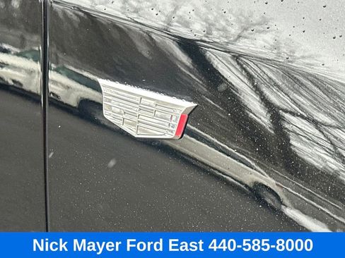 Used 2025 Cadillac XT4 Premium Luxury image 9