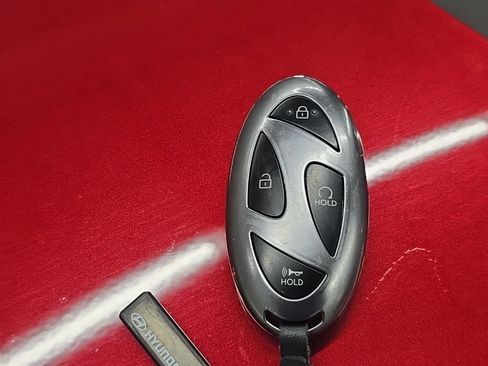 Used 2025 Hyundai Elantra SEL FWD image 45