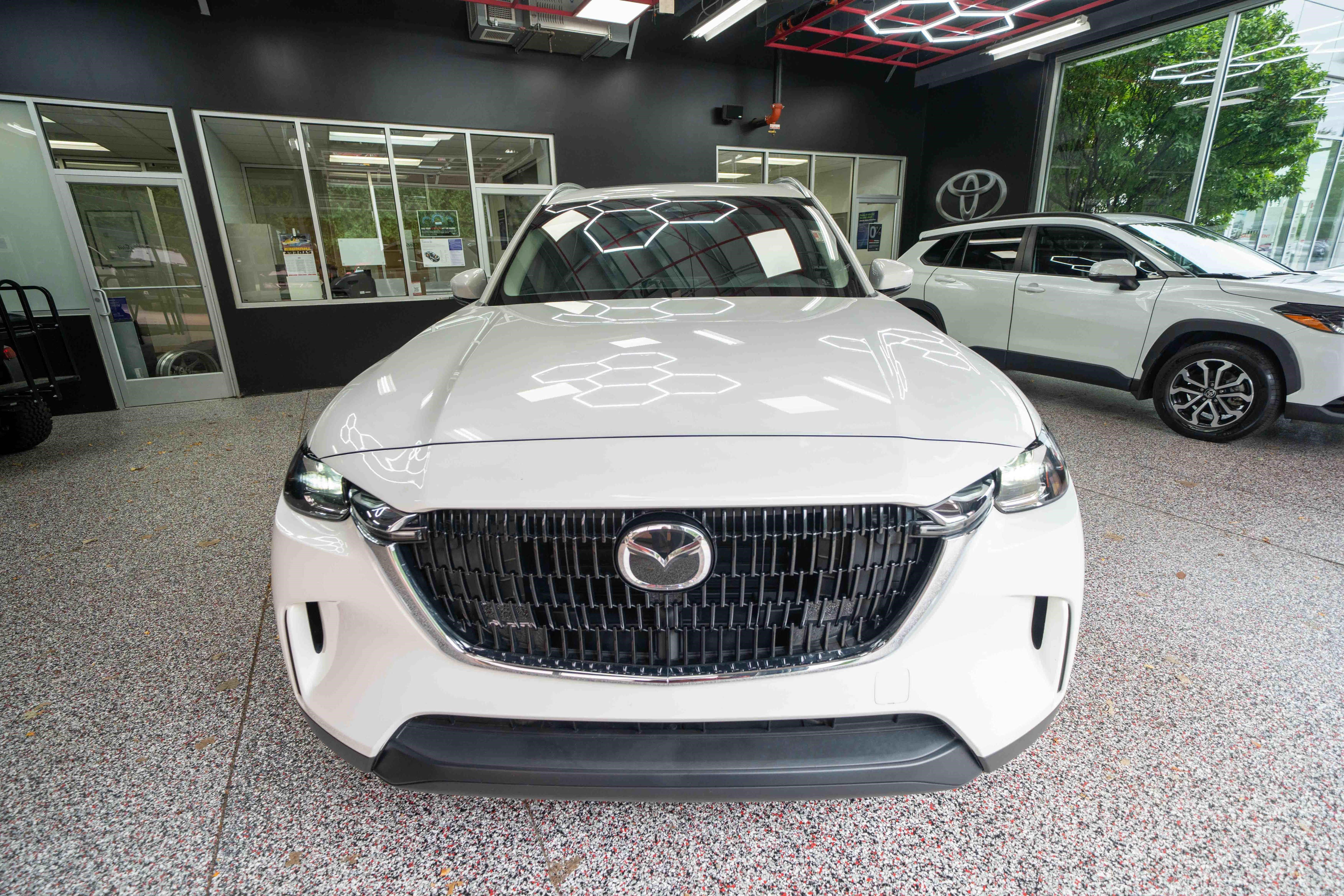 Used 2024 MAZDA CX-90 Plug-In Hybrid w/ Preferred AWD/4WD image 6