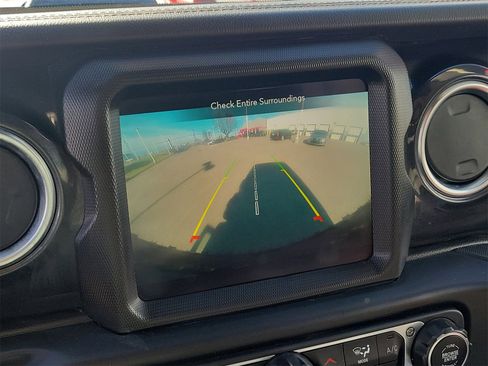 Used 2022 Jeep Wrangler Unlimited Rubicon w/ Trailer Tow Package image 26