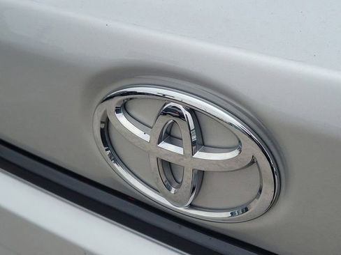 Used 2024 Toyota Corolla LE image 9