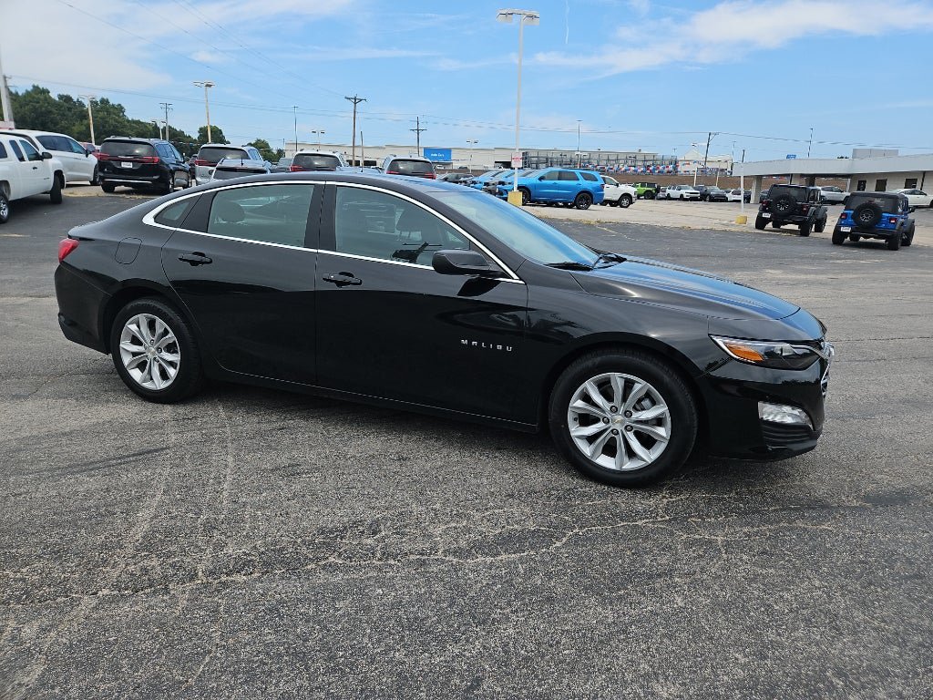 Used 2024 Chevrolet Malibu LT FWD image 3