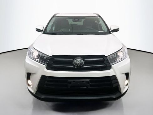 Used 2018 Toyota Highlander SE AWD/4WD image 2