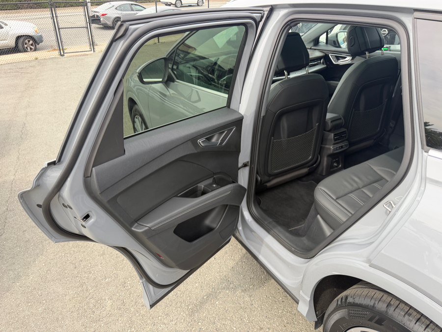 Used 2023 Audi Q4 e-tron Premium w/ Convenience Package RWD image 42