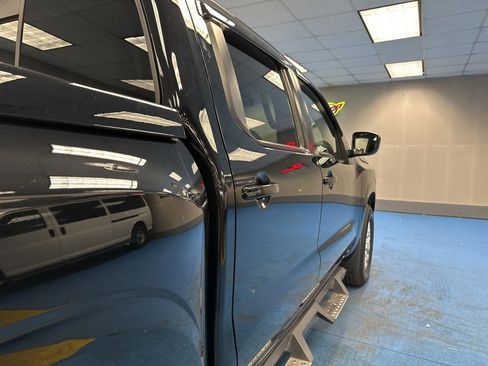 Used 2022 Nissan Frontier SV image 6