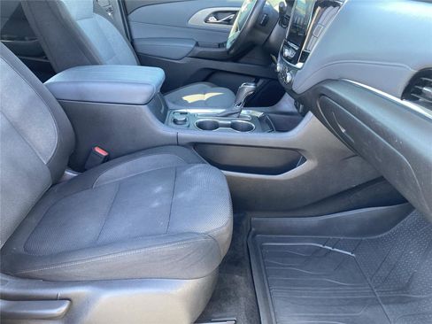 Used 2020 Chevrolet Traverse LT image 29