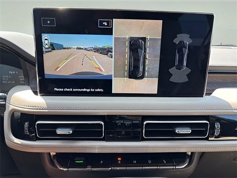 Used 2022 Lincoln Nautilus Reserve w/ Equipment Group 202A image 15