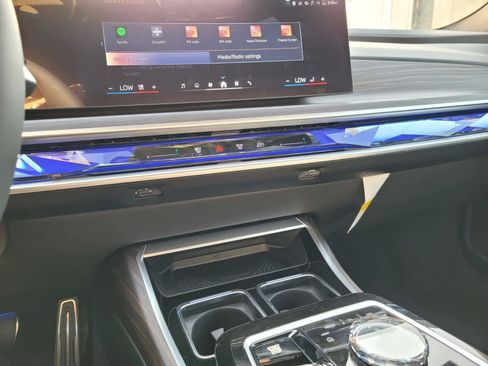 New 2025 BMW 740i 740i image 6