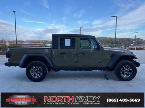 Used 2025 Jeep Gladiator Mojave w/ Convenience Group image 21