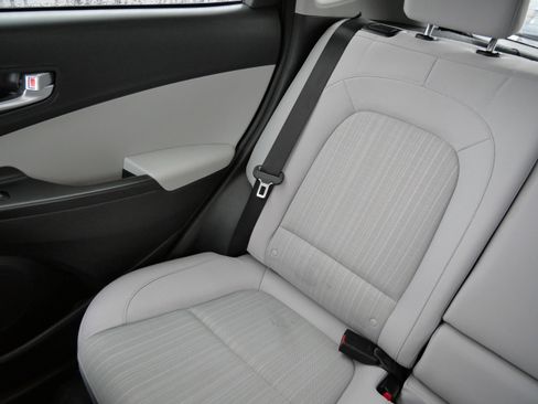 Certified 2022 Hyundai Kona SEL w/ Convenience Package image 12