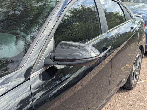 Used 2023 Hyundai Elantra Limited image 14