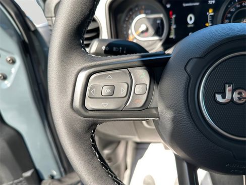 New 2025 Jeep Gladiator Sport image 21