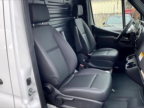 Used 2026 Mercedes-Benz Sprinter 2500 image 6