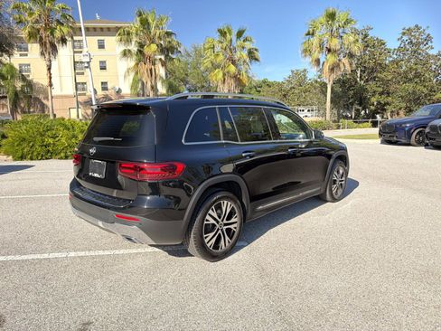 Used 2025 Mercedes-Benz GLB 250 image 4