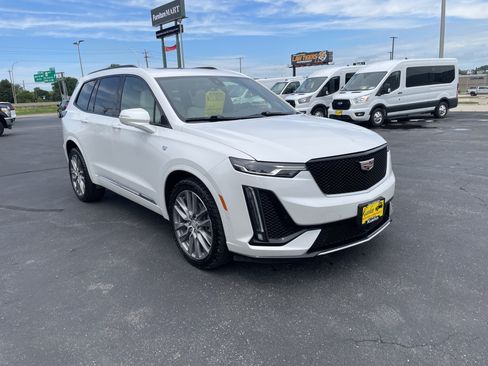 Used 2020 Cadillac XT6 Sport AWD/4WD image 2